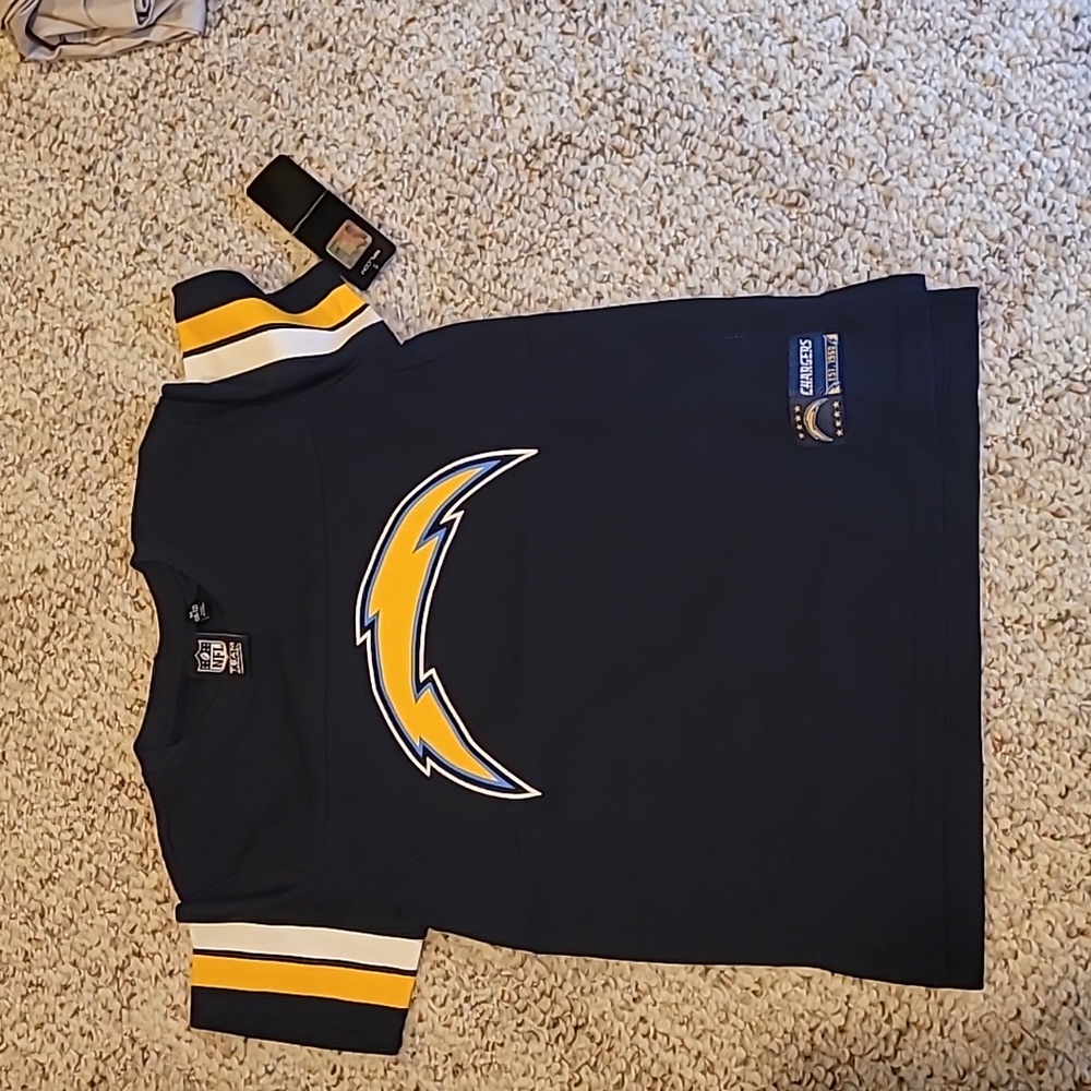 🎉🎉HOST PICK🎉🎉 Chargers tshirt (kids)